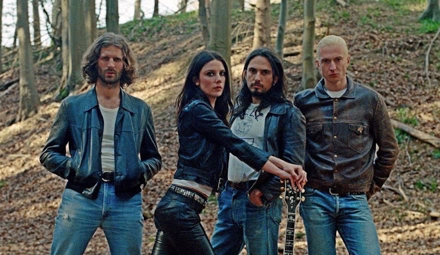 Wolf Alice lancar lagu baru ‘White Horses’ menjelang album keempat,&nbsp;The Clearing